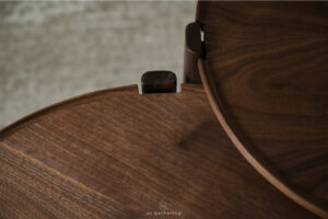 浮嶼胡桃木邊桌